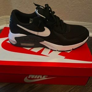 Nike Air Max Excee size 8